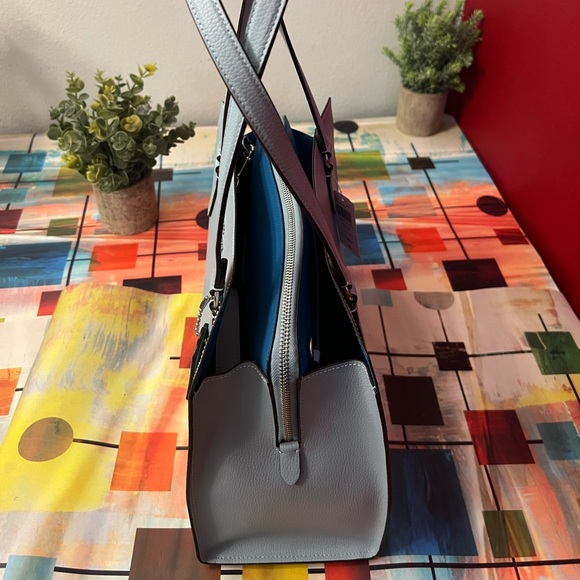 🩵💙🩵NWT Two Tone Blue Coach Carryall 🩵💙🩵 - Picture 10 of 13